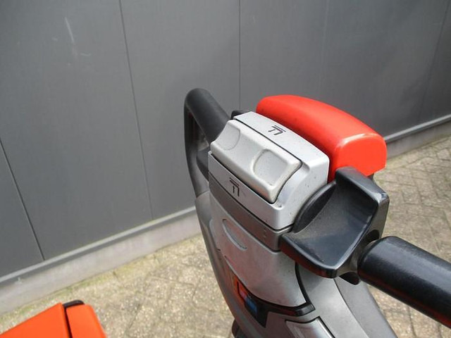 Toyota SWE 120 - Штабелер: фото 5 Toyota SWE 120 - Штабелер: фото 5