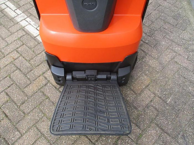 Toyota SWE 120 - Штабелер: фото 4 Toyota SWE 120 - Штабелер: фото 4