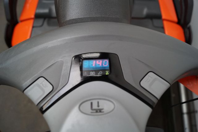 Toyota SPE200D - Штабелер: фото 4 Toyota SPE200D - Штабелер: фото 4