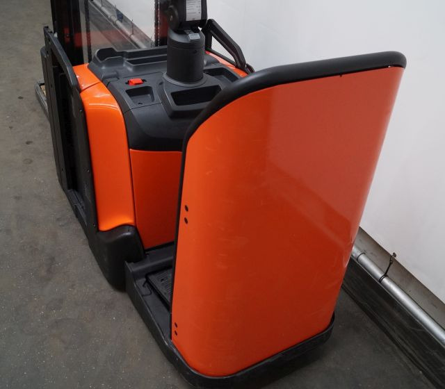 Toyota SPE200D - Штабелер: фото 3 Toyota SPE200D - Штабелер: фото 3