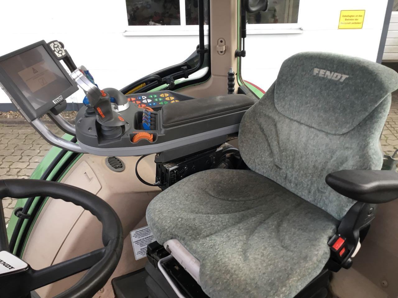 Fendt 718 SCR Vario ProfiPlus - Трактор: фото 5 Fendt 718 SCR Vario ProfiPlus - Трактор: фото 5