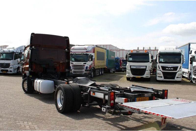 DAF CF 65 220 + lift + euro 5 - Грузовик-шасси: фото 5 DAF CF 65 220 + lift + euro 5 - Грузовик-шасси: фото 5