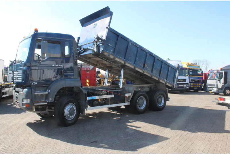 MAN TGA 33.360 + 6X6 + MANUAL - Самосвал: фото 4 MAN TGA 33.360 + 6X6 + MANUAL - Самосвал: фото 4