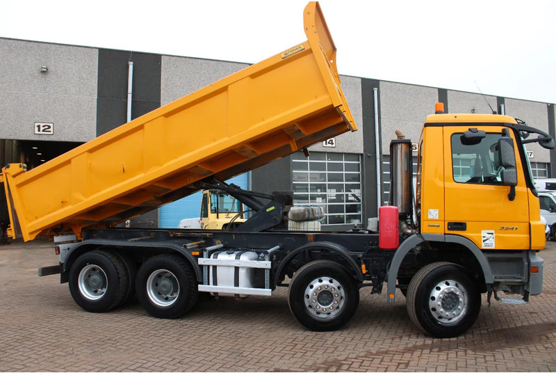 Mercedes-Benz Actros 3241 8x4 + SPRING SPRING BLATT + EURO 5 - Самосвал: фото 4 Mercedes-Benz Actros 3241 8x4 + SPRING SPRING BLATT + EURO 5 - Самосвал: фото 4