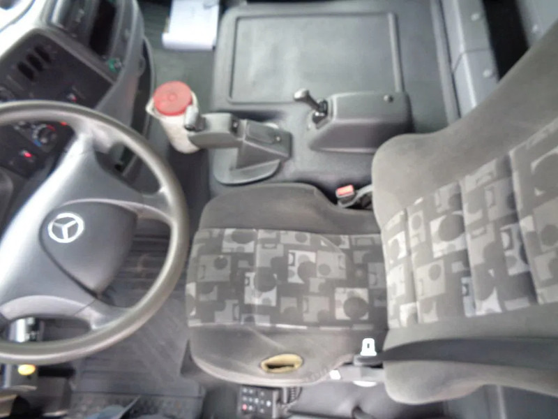 Mercedes-Benz Atego 822 Atego 822 + Euro 5 + Dhollandia lift - Грузовик с закрытым кузовом: фото 5 Mercedes-Benz Atego 822 Atego 822 + Euro 5 + Dhollandia lift - Грузовик с закрытым кузовом: фото 5