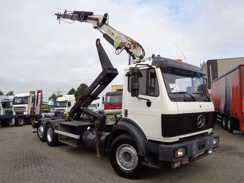 Mercedes-Benz SK 2433 + Semi-Auto + PTO + Serie 14 Crane + 3 pedals - Тросовый мультилифт, Автоманипулятор: фото 3 Mercedes-Benz SK 2433 + Semi-Auto + PTO + Serie 14 Crane + 3 pedals - Тросовый мультилифт, Автоманипулятор: фото 3