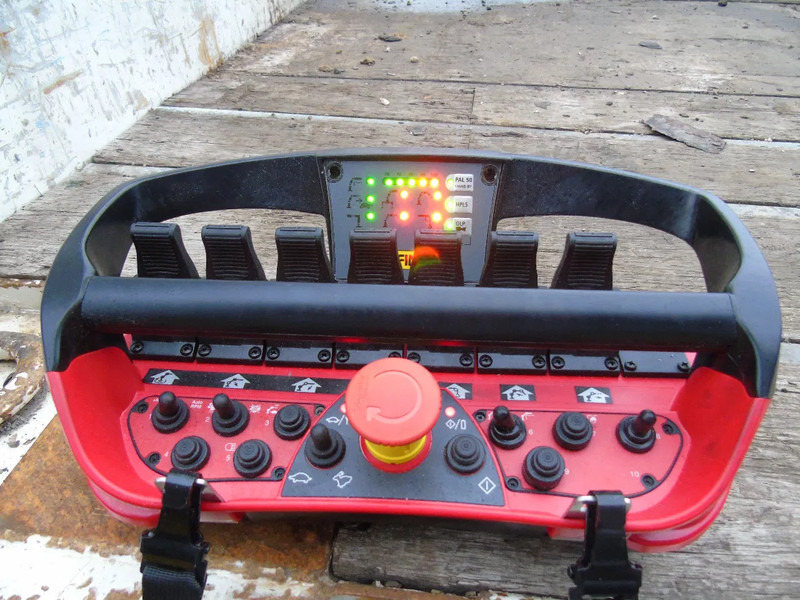 Автоманипулятор Scania R 520 V8 + PALFINGER 72002 6X + JIB 4X + WINCH + 8X4 + EURO 6 + REMOTE: фото 15