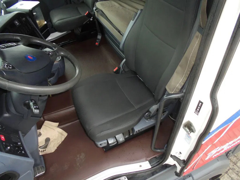 Scania R500 V8 + Euro 5 + Retarder + Lift + 6x2 - Тентованный грузовик: фото 4 Scania R500 V8 + Euro 5 + Retarder + Lift + 6x2 - Тентованный грузовик: фото 4