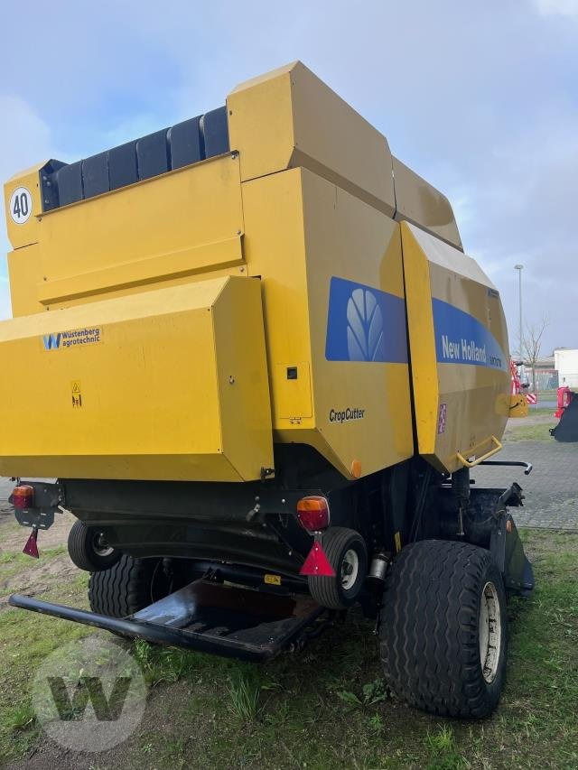 New Holland BR 7070 - Пресс-подборщик рулонный: фото 4 New Holland BR 7070 - Пресс-подборщик рулонный: фото 4