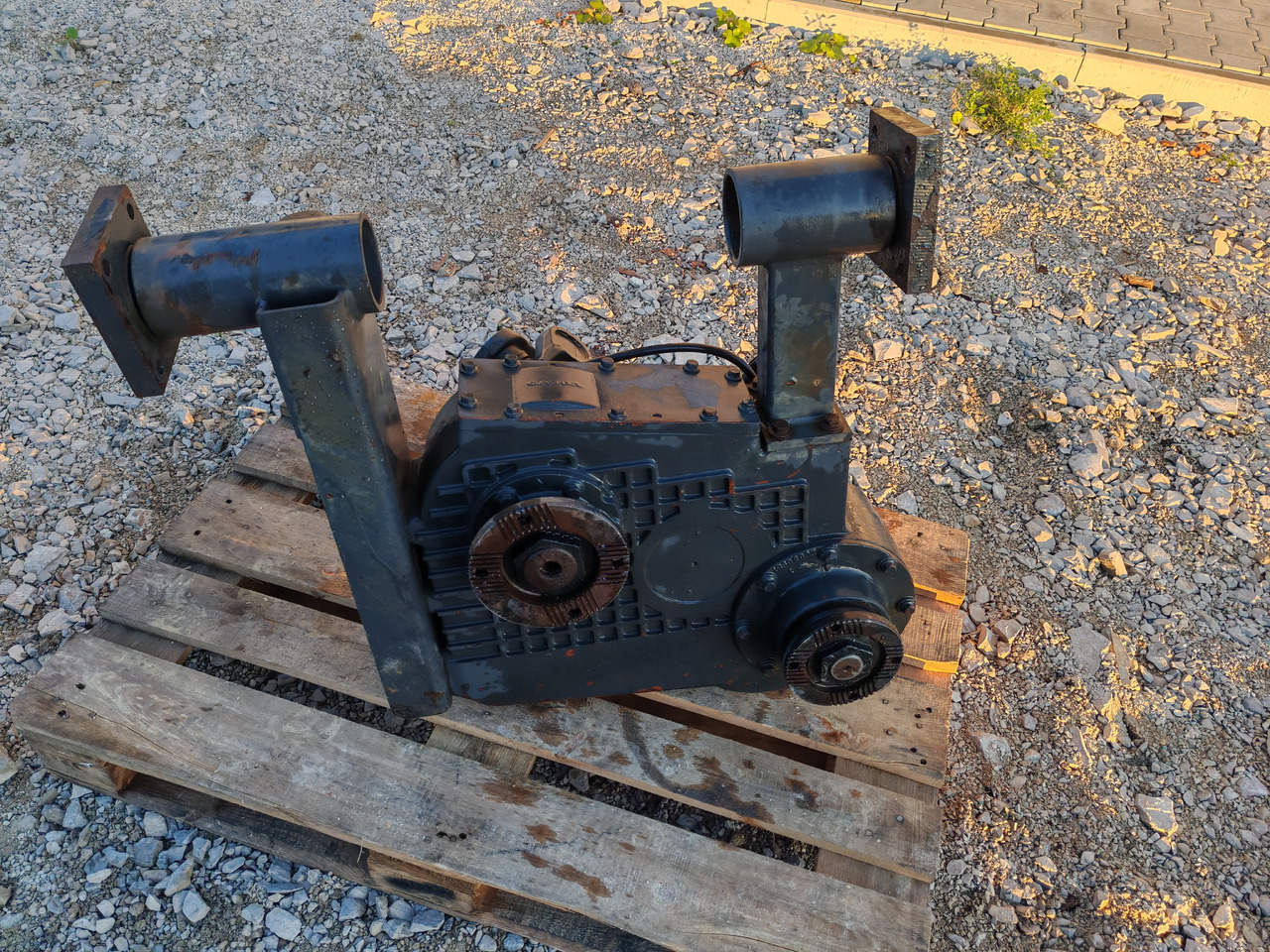 VOLVO FM FM FMX / TRANSFER CASE 4x4 6x6 8x8 / VT2501TB -B / 1,040:1 - Трансмиссия: фото 2 VOLVO FM FM FMX / TRANSFER CASE 4x4 6x6 8x8 / VT2501TB -B / 1,040:1 - Трансмиссия: фото 2