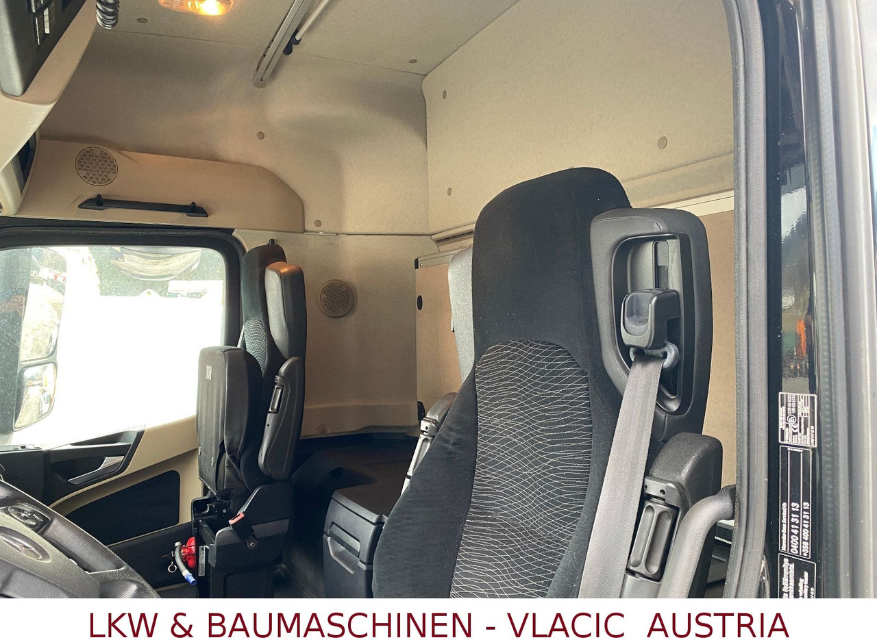 Крюковой мультилифт Mercedes-Benz 2563: фото 7 Крюковой мультилифт Mercedes-Benz 2563: фото 7