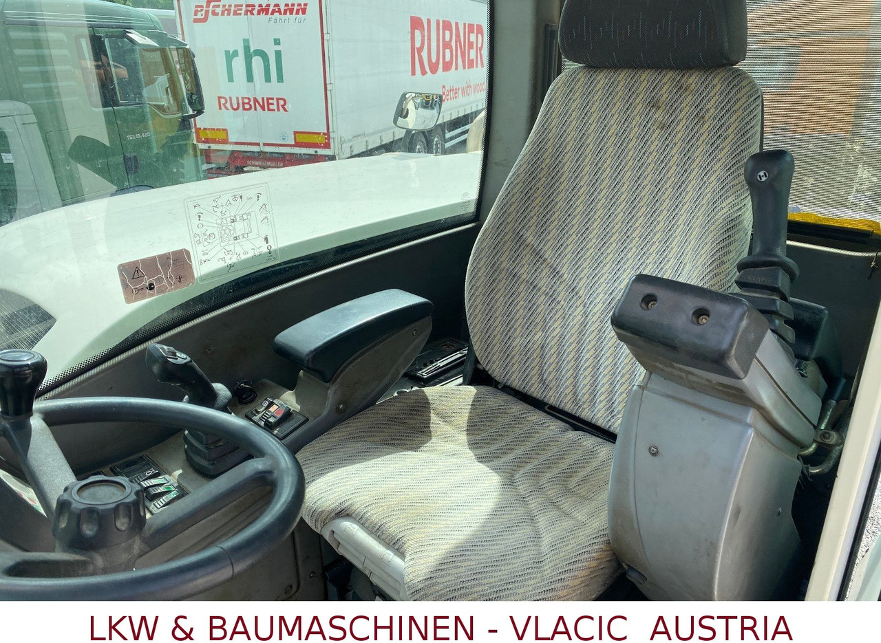 Terex TW 110 Mobilbagger inkl.4Löffeln - Колёсный экскаватор: фото 4 Terex TW 110 Mobilbagger inkl.4Löffeln - Колёсный экскаватор: фото 4