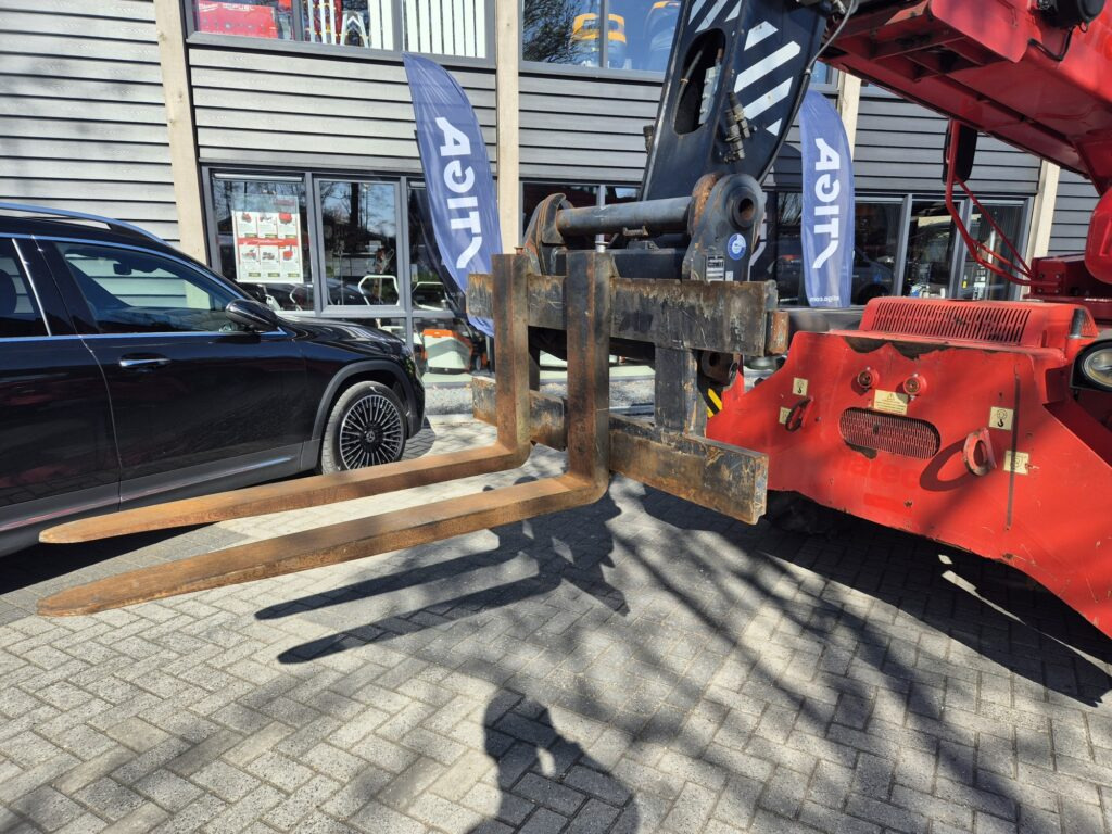 Телескопический погрузчик MANITOU MRT 1840 easy: фото 15 Телескопический погрузчик MANITOU MRT 1840 easy: фото 15