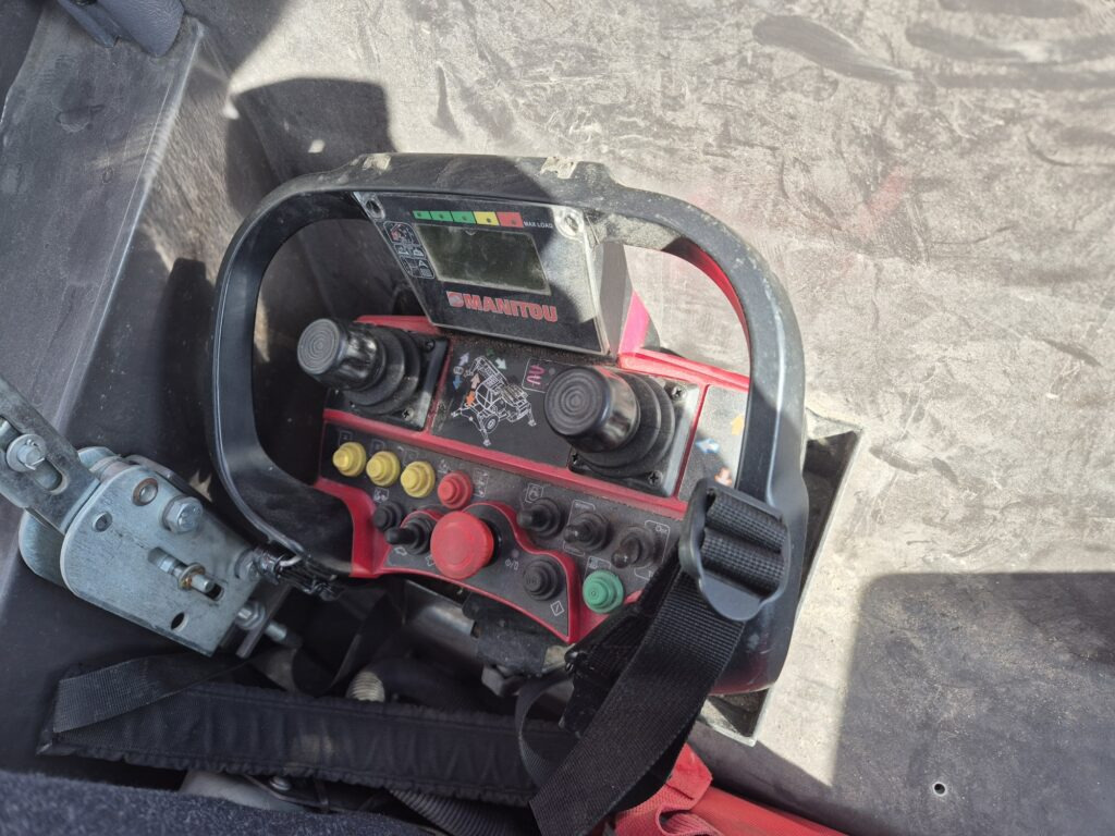 Телескопический погрузчик MANITOU MRT 1840 easy: фото 19 Телескопический погрузчик MANITOU MRT 1840 easy: фото 19