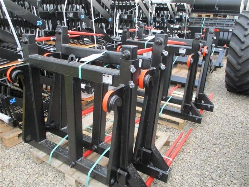 JST Halmspyd med overbygning og Volvo beslag til gummi - Ковш для Строительной техники: фото 1 JST Halmspyd med overbygning og Volvo beslag til gummi - Ковш для Строительной техники: фото 1