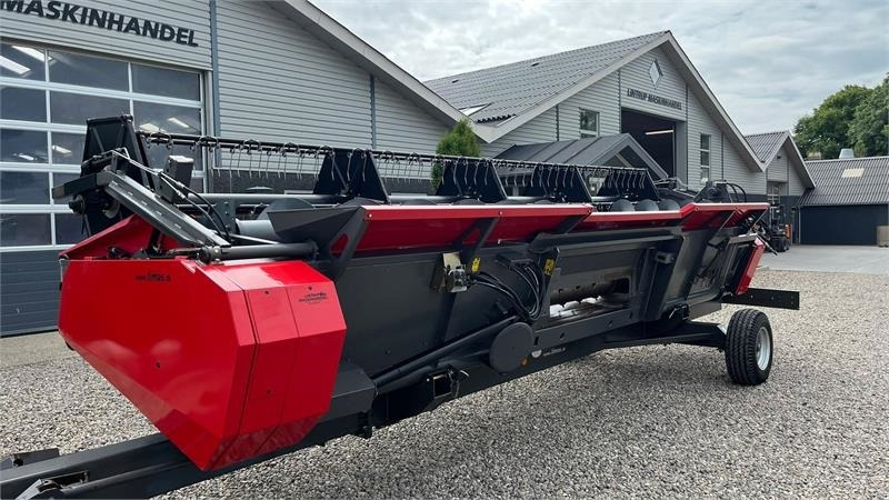 Massey Ferguson 7370 BETA. Gårdmaskine med kun 1080 motortimer. Me - Зерноуборочный комбайн: фото 3 Massey Ferguson 7370 BETA. Gårdmaskine med kun 1080 motortimer. Me - Зерноуборочный комбайн: фото 3