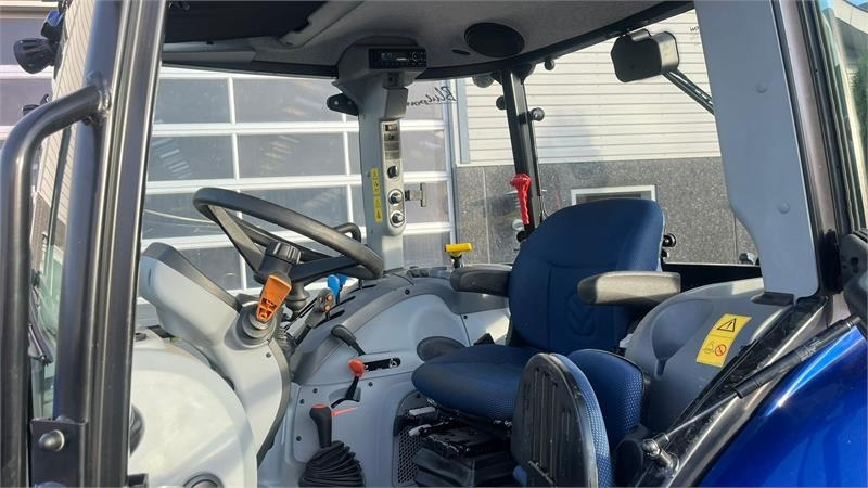 New Holland T5.100 Blue Power udstyrs model, med brede hjul, f - Трактор: фото 4 New Holland T5.100 Blue Power udstyrs model, med brede hjul, f - Трактор: фото 4