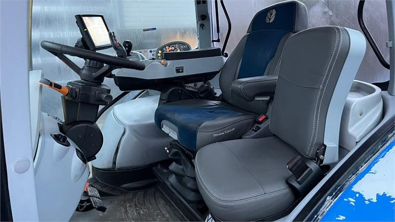 New Holland T7.230 Autocommand med frontlift og nye bagdæk er - Трактор: фото 5 New Holland T7.230 Autocommand med frontlift og nye bagdæk er - Трактор: фото 5