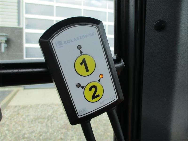 Solis H26 HST SNOW EDITION med frontlift, front PTO, Var - Коммунальный трактор: фото 4 Solis H26 HST SNOW EDITION med frontlift, front PTO, Var - Коммунальный трактор: фото 4