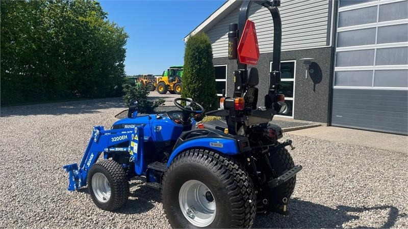 Solis H26 HST Turfdæk og Frontlæsser - Коммунальный трактор: фото 3 Solis H26 HST Turfdæk og Frontlæsser - Коммунальный трактор: фото 3