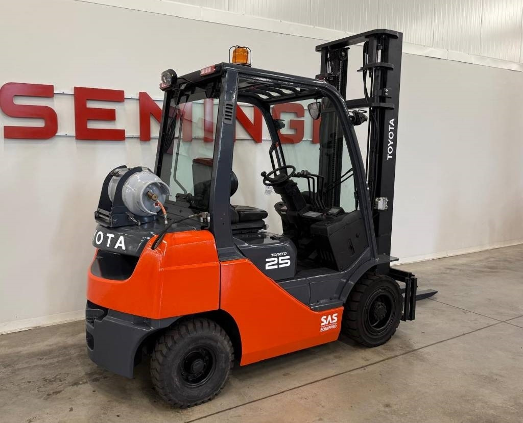 Toyota 10860 - 02-8FGF25 - Газовый погрузчик: фото 3 Toyota 10860 - 02-8FGF25 - Газовый погрузчик: фото 3