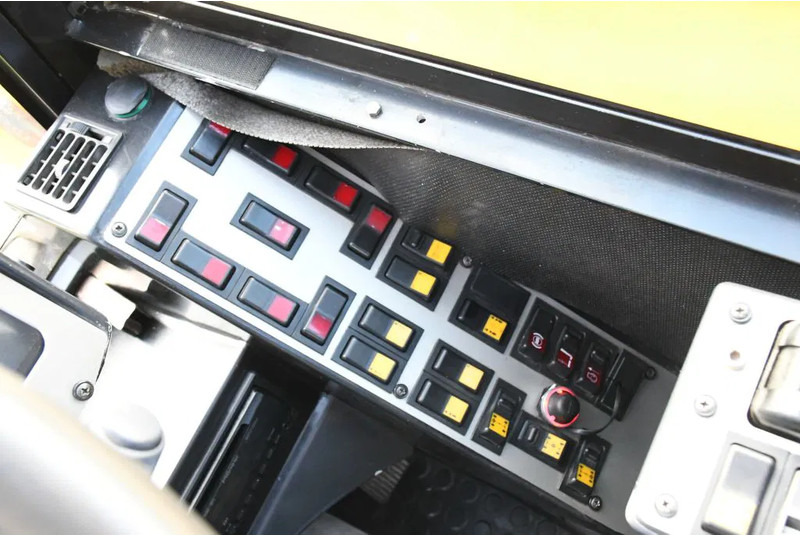 Demag AC60 CITY CLASS! Double cab!!8X8!! в лизинг Demag AC60 CITY CLASS! Double cab!!8X8!!: фото 8 Demag AC60 CITY CLASS! Double cab!!8X8!! в лизинг Demag AC60 CITY CLASS! Double cab!!8X8!!: фото 8