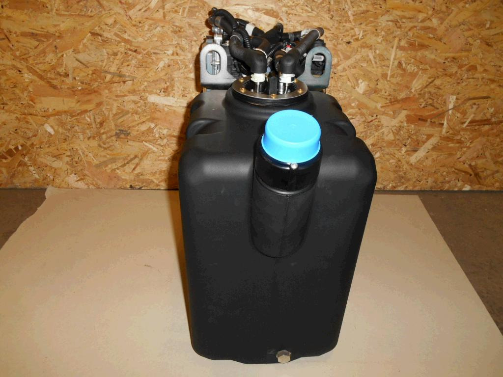 Caterpillar 3735561 - Бак для AdBlue для Строительной техники: фото 3 Caterpillar 3735561 - Бак для AdBlue для Строительной техники: фото 3