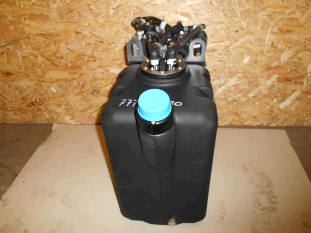 Caterpillar 3996151 - Бак для AdBlue для Строительной техники: фото 3 Caterpillar 3996151 - Бак для AdBlue для Строительной техники: фото 3