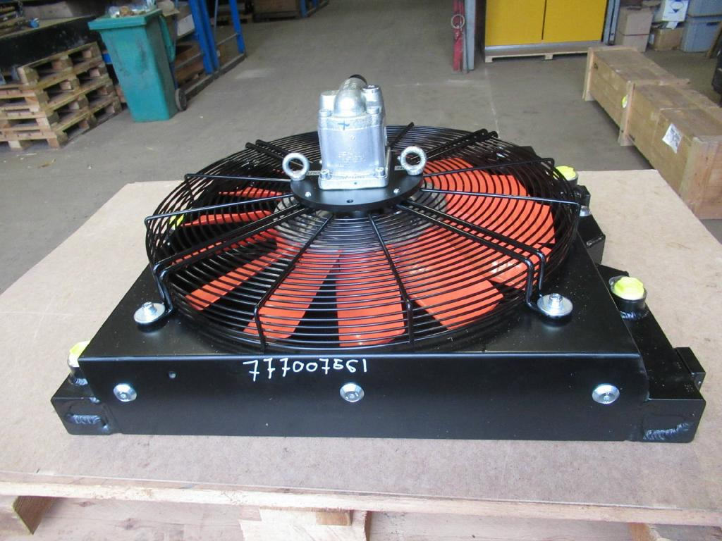 New Holland 6559577 - Радиатор для Строительной техники: фото 1 New Holland 6559577 - Радиатор для Строительной техники: фото 1