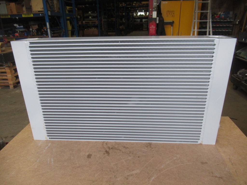 New Holland 6904526 - Радиатор для Строительной техники: фото 4 New Holland 6904526 - Радиатор для Строительной техники: фото 4