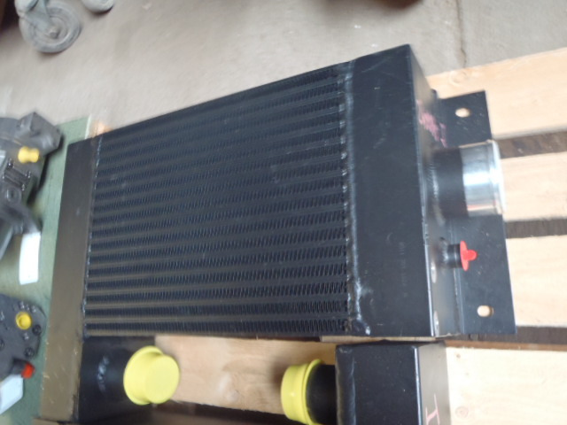 New Holland 6914286 - Интеркулер для Строительной техники: фото 1 New Holland 6914286 - Интеркулер для Строительной техники: фото 1