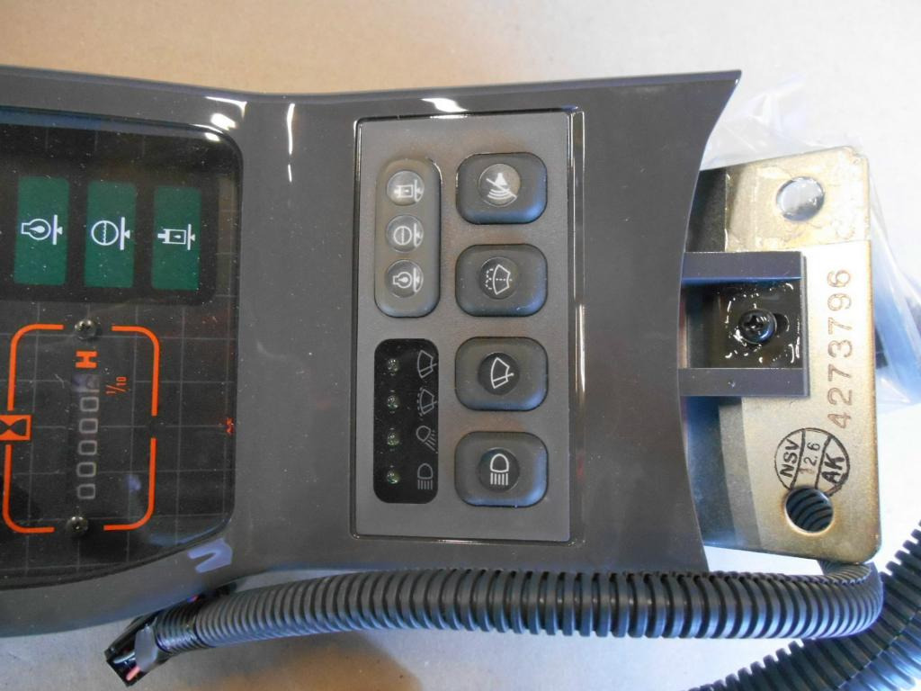 New Holland Kobelco 71451208 - - Приборная панель для Строительной техники: фото 5 New Holland Kobelco 71451208 - - Приборная панель для Строительной техники: фото 5