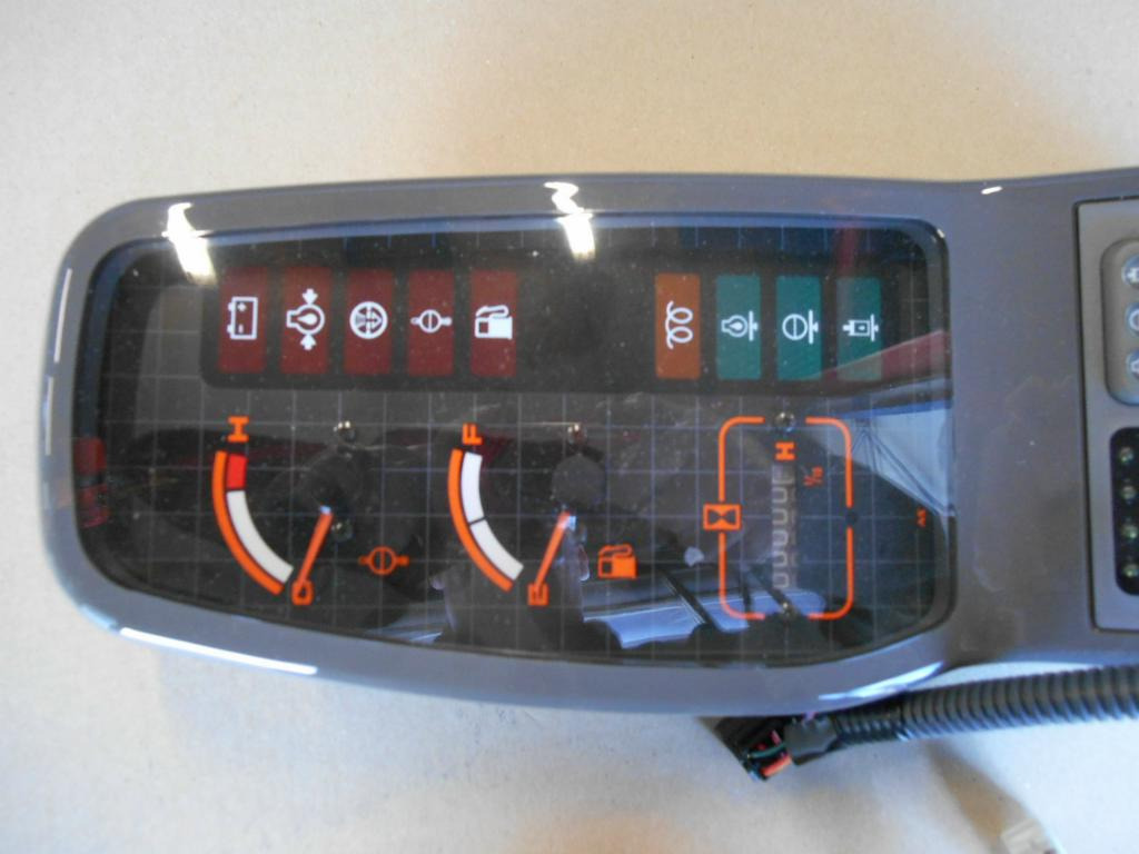 New Holland Kobelco 71451208 - - Приборная панель для Строительной техники: фото 4 New Holland Kobelco 71451208 - - Приборная панель для Строительной техники: фото 4