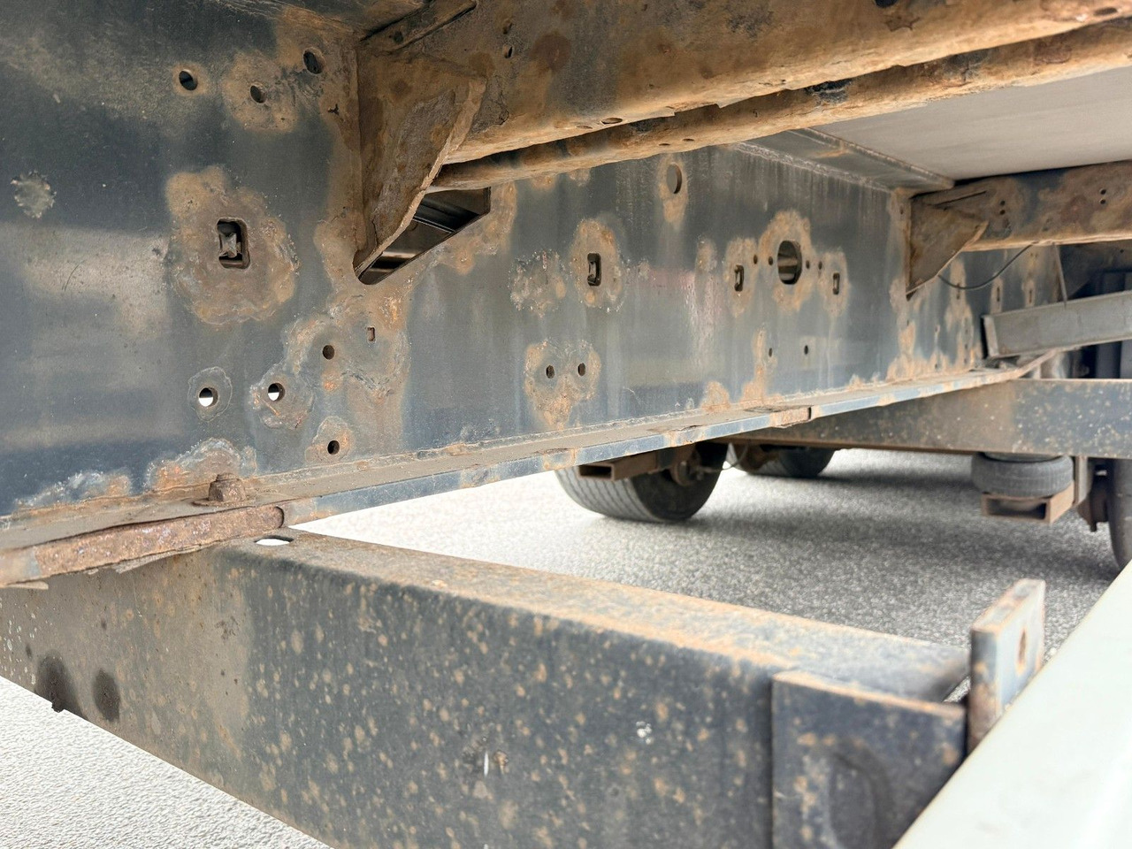 Тентованный полуприцеп Krone SD: фото 13