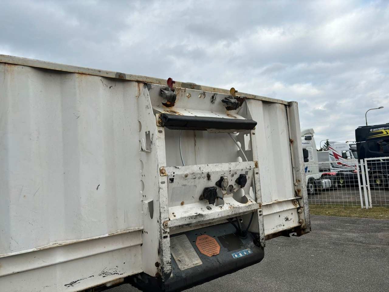 Krone SD P - Полуприцеп бортовой/ Платформа: фото 2 Krone SD P - Полуприцеп бортовой/ Платформа: фото 2