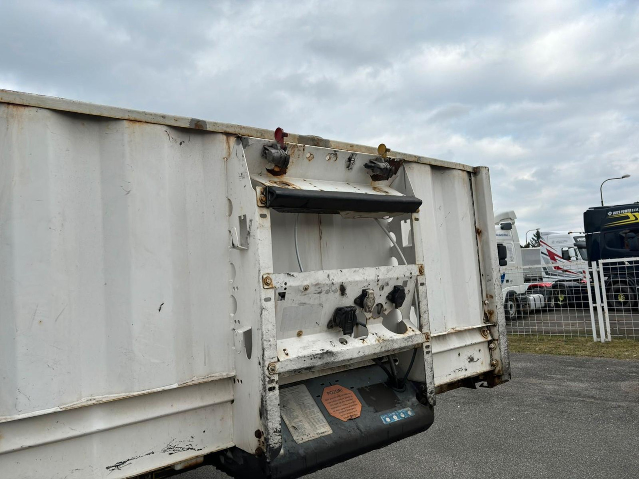 Krone SD P - Полуприцеп бортовой/ Платформа: фото 2 Krone SD P - Полуприцеп бортовой/ Платформа: фото 2