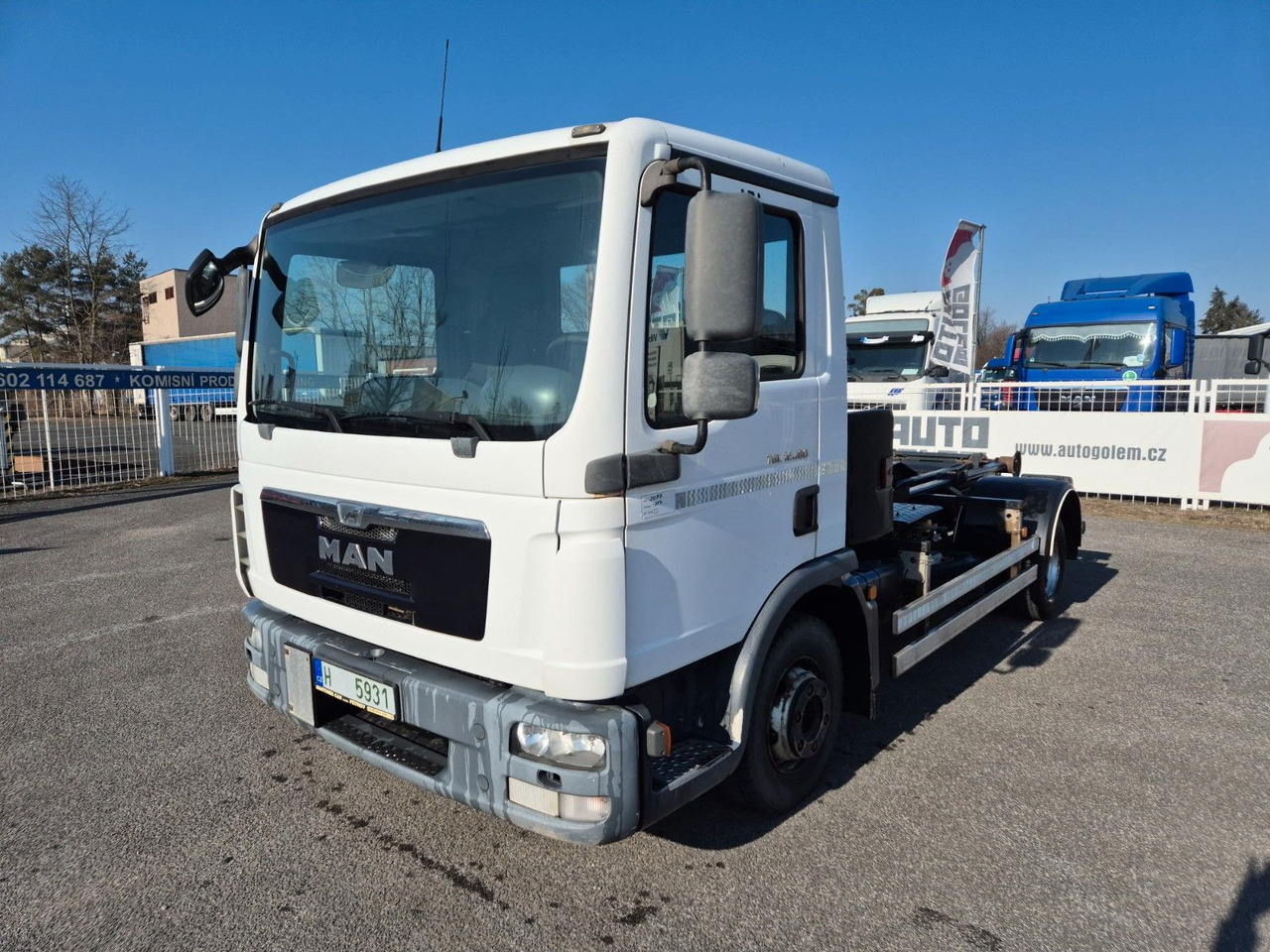 MAN TGL 12.180 4X2 BL - Крюковой мультилифт, Автоманипулятор: фото 1 MAN TGL 12.180 4X2 BL - Крюковой мультилифт, Автоманипулятор: фото 1