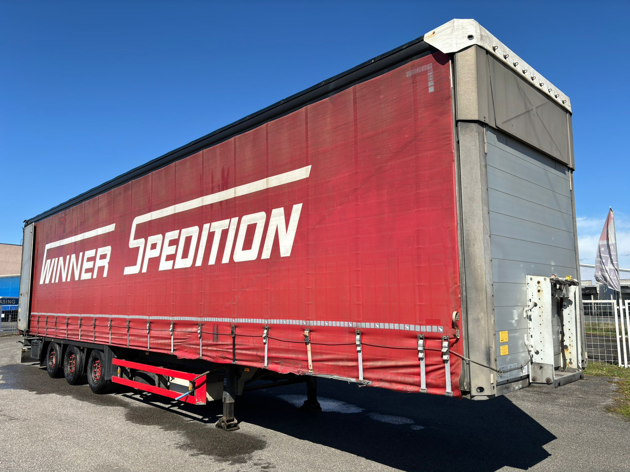 SCHMITZ SCS 24/L - Тентованный полуприцеп: фото 3 SCHMITZ SCS 24/L - Тентованный полуприцеп: фото 3