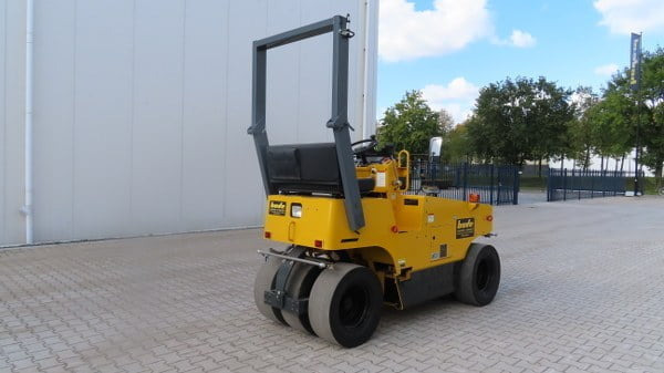 Sakai TS 160-2 - Пневмоколесный каток: фото 2 Sakai TS 160-2 - Пневмоколесный каток: фото 2