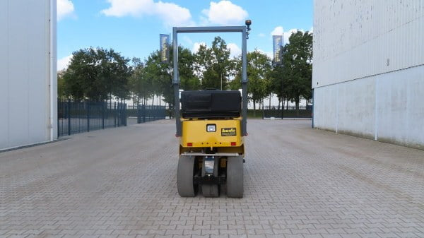 Sakai TS 160-3 - Пневмоколесный каток: фото 3 Sakai TS 160-3 - Пневмоколесный каток: фото 3