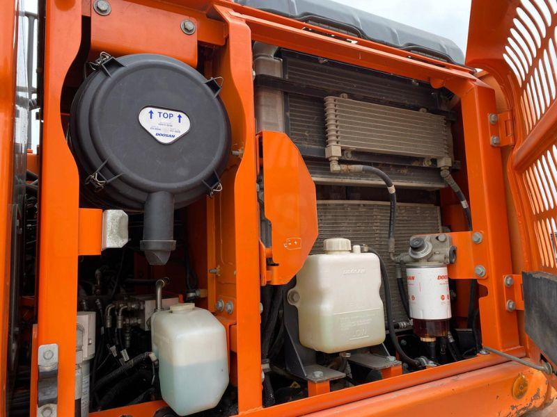 Doosan DX160 - Колёсный экскаватор: фото 4 Doosan DX160 - Колёсный экскаватор: фото 4