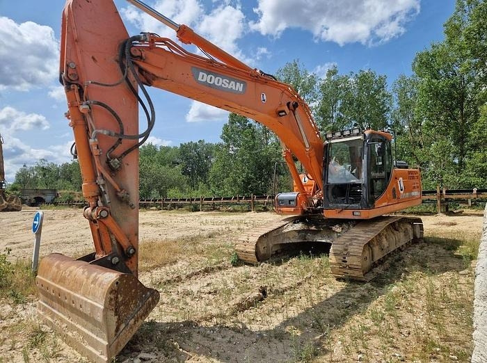 Doosan DX255 LC-3 - Гусеничный экскаватор: фото 1 Doosan DX255 LC-3 - Гусеничный экскаватор: фото 1
