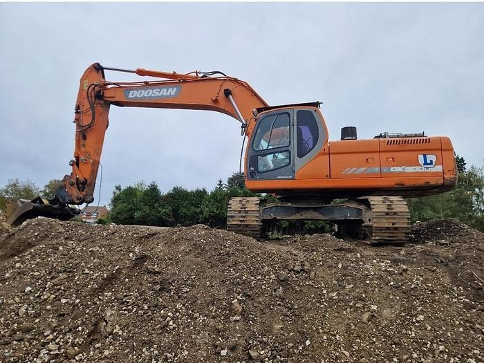 Doosan DX300LCA - Гусеничный экскаватор: фото 1 Doosan DX300LCA - Гусеничный экскаватор: фото 1