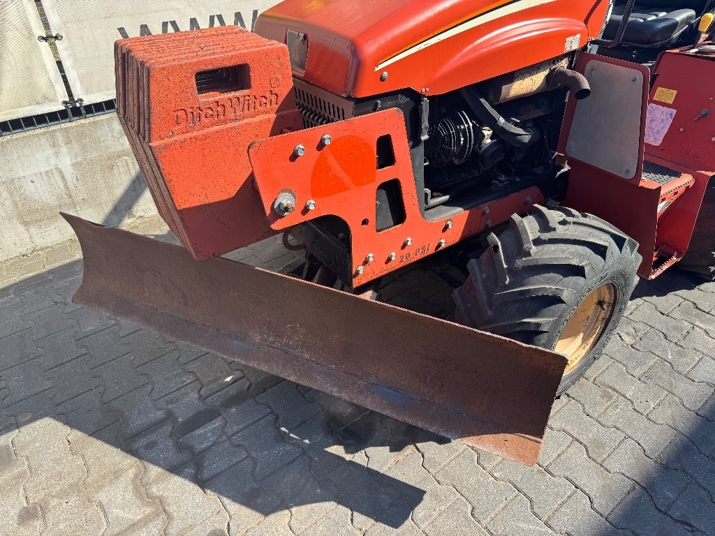 Ditch Witch RT 40 - Траншеекопатель: фото 4 Ditch Witch RT 40 - Траншеекопатель: фото 4