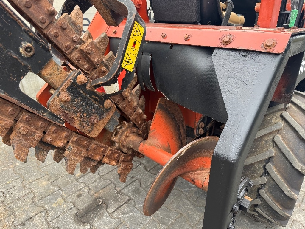 Траншеекопатель Ditch Witch RT 40: фото 13 Траншеекопатель Ditch Witch RT 40: фото 13