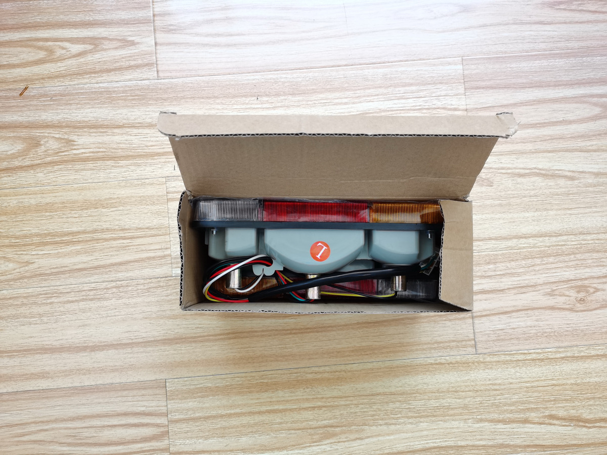 Новый Задний фонарь для Колёсных погрузчиков Qingdao Promising Rear Combination Light for China Loader: фото 7 Новый Задний фонарь для Колёсных погрузчиков Qingdao Promising Rear Combination Light for China Loader: фото 7