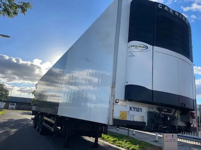 Van Eck UT-3B Steering axle 260 cm insteek Frigo carrier vector UT-3B H= 260 W= 250cm - Полуприцеп-рефрижератор: фото 3 Van Eck UT-3B Steering axle 260 cm insteek Frigo carrier vector UT-3B H= 260 W= 250cm - Полуприцеп-рефрижератор: фото 3