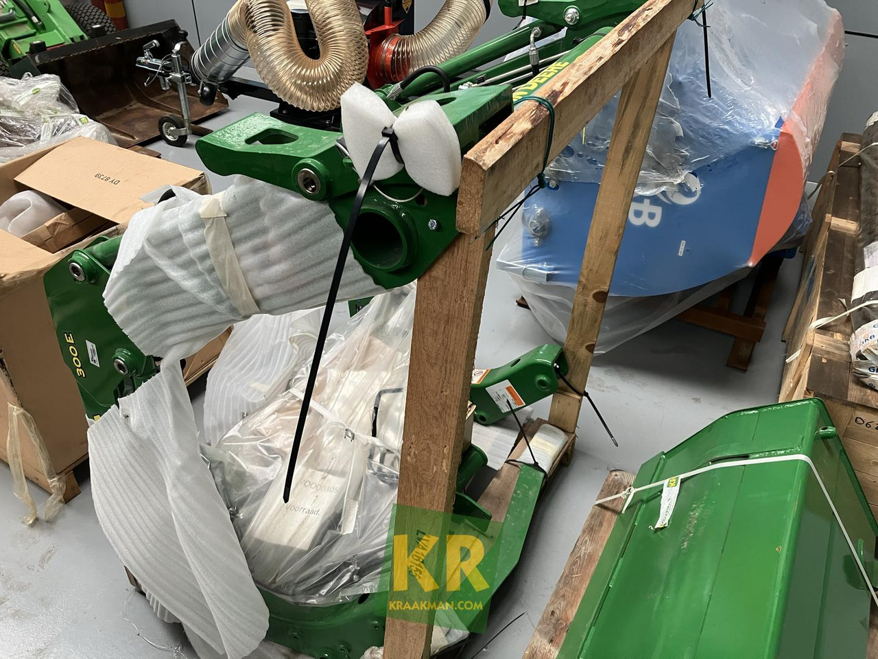 300E John Deere - Фронтальный погрузчик для трактора: фото 2 300E John Deere - Фронтальный погрузчик для трактора: фото 2