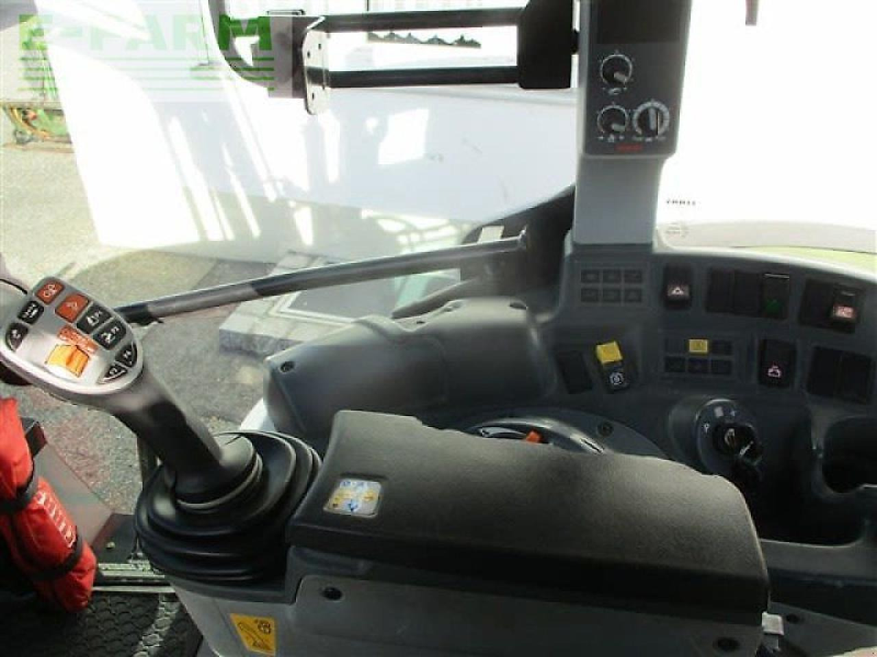 Трактор CLAAS arion 420 #871: фото 18 Трактор CLAAS arion 420 #871: фото 18