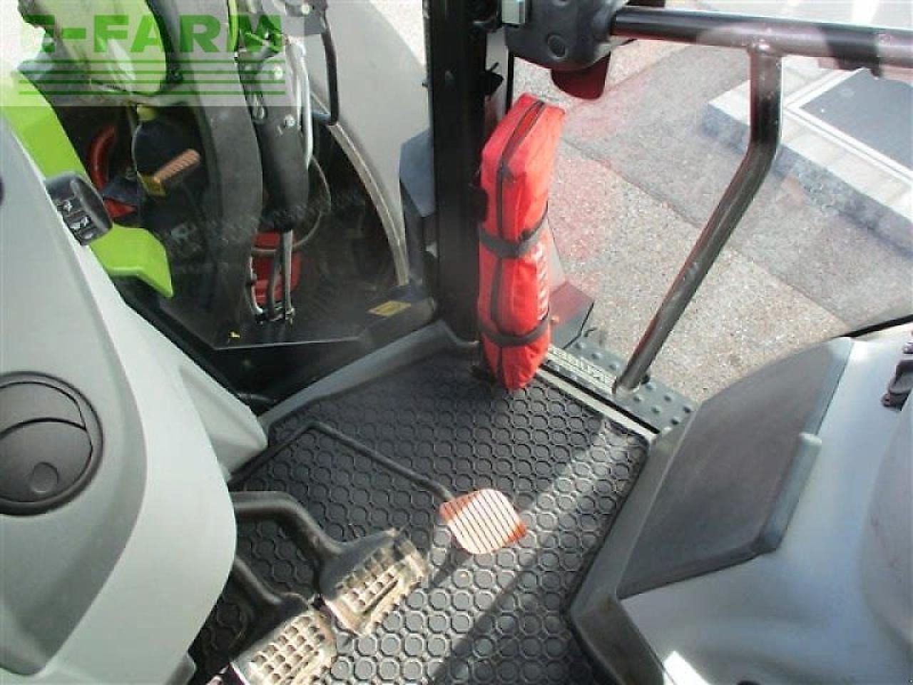 Трактор CLAAS arion 420 #871: фото 13 Трактор CLAAS arion 420 #871: фото 13